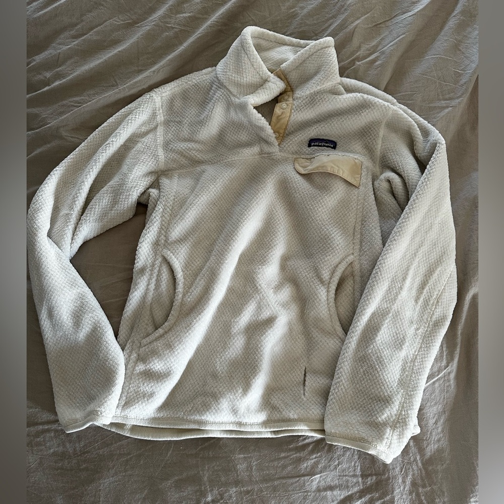 Cream/white Patagonia pullover